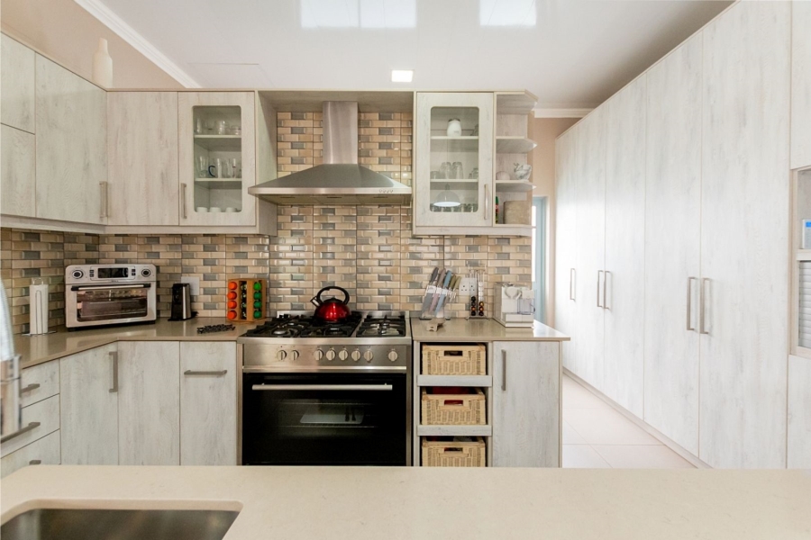 3 Bedroom Property for Sale in Blue Lagoon Western Cape